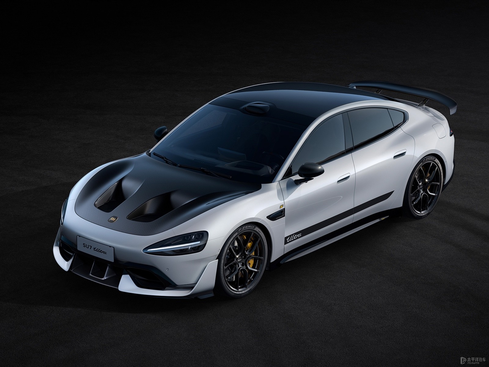 Xiaomi SU7 exterior side view